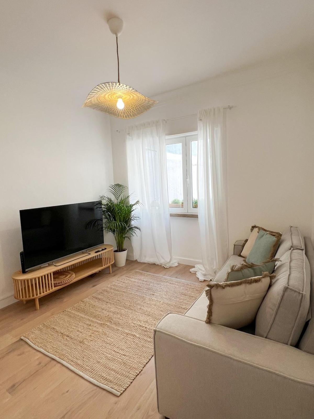 Lovely In The With Terrace Apartment *